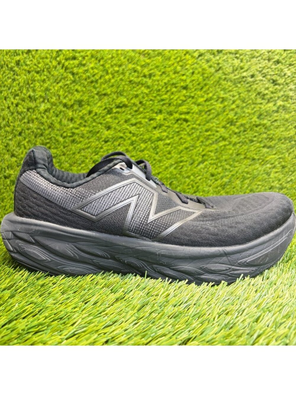 New Balance Fresh Foam X 1080v14 Mens Size 11EE Black Running Shoes Sneakers